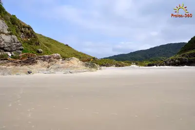 Faixa de areia da Praia da Gruta, Ilha do Mel PR