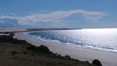 Faixa de areia da Praia da Ponta do Bicho