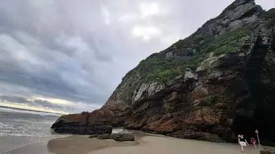 Gruta das Encantadas próxima à Praia de Encantadas