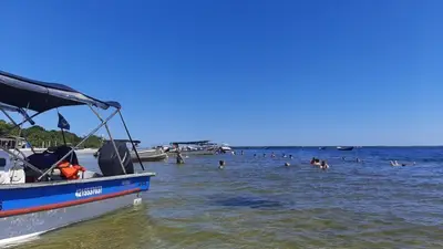 praia Baía dos Golfinhos - Ilha do Mel - PR