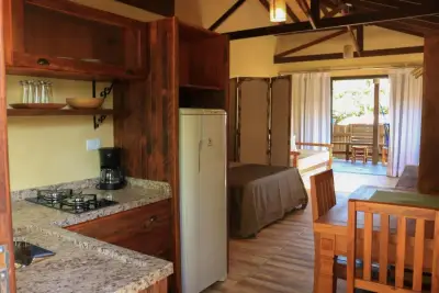 Quarto com cozinha - Pousada Villa dos Pássaros - Ilha do Mel - Pr
