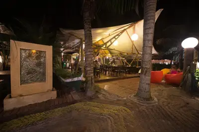 Restaurante durante a noite - Restaurante Treze Luas - Ilha do Mel - Pr