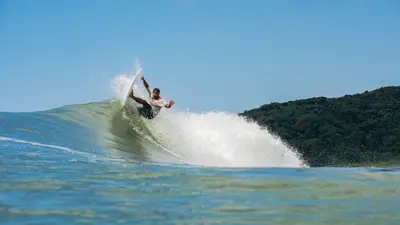Surf na Ilha do Mel