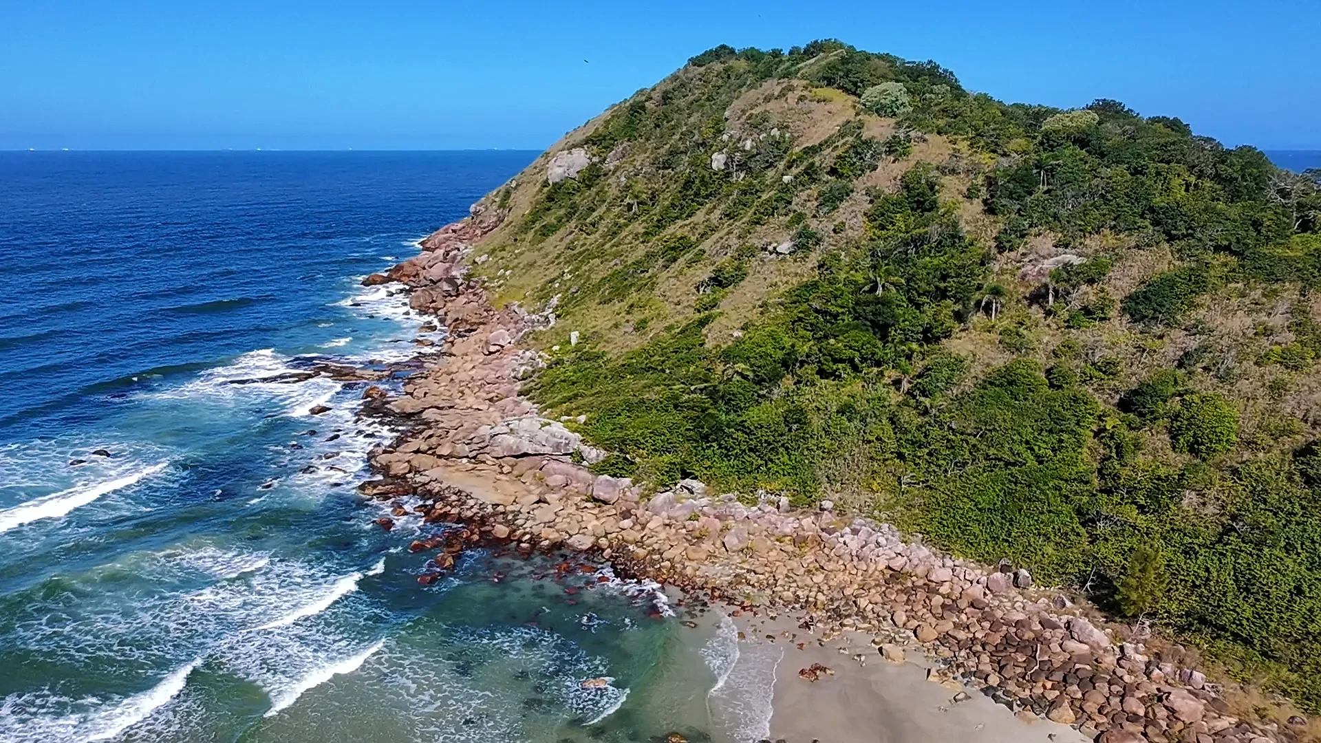 Foto é da praia de fora do Farol das Conchas e da Praia do Farol em Brasília