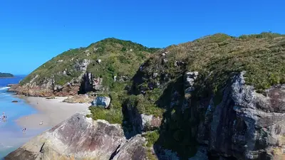Foto de ângulos diferentes da Gruta de encantadas